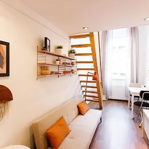 Urban Capsule - Near Mariahilfer Strasse Apartment